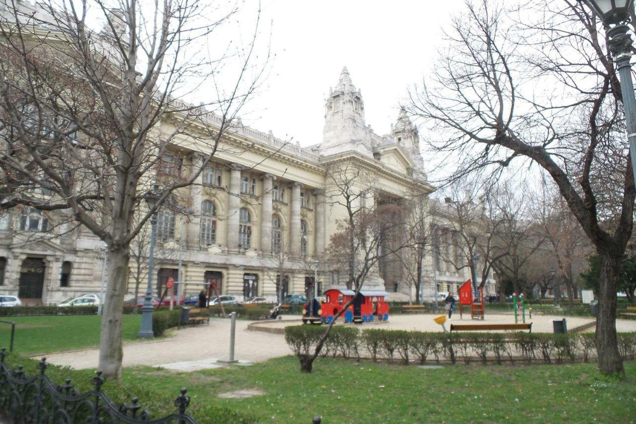 Green Pearl Apartment At St Stephen' S Basilica Budapest Luaran gambar